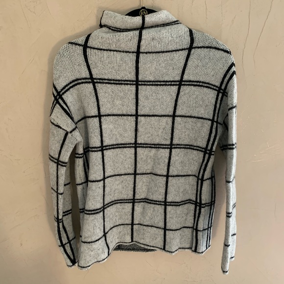 Christian Siriano sweater! - Picture 4 of 5